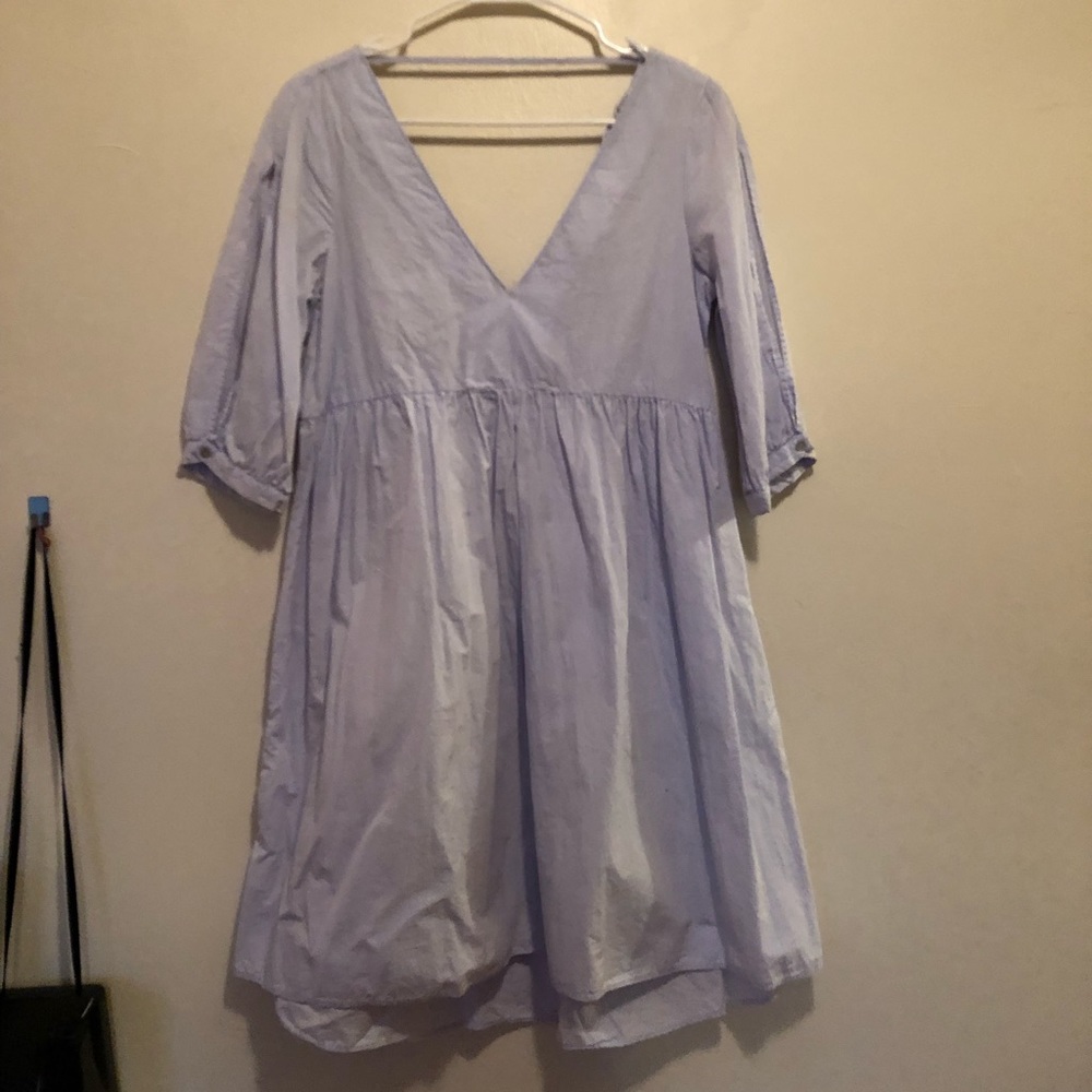 Light weight dress with sleeve detail